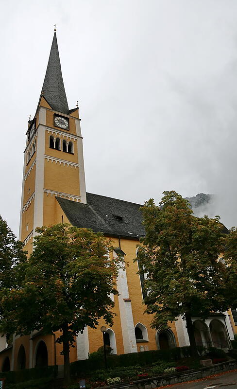 Bad Hofgastein feiert Erntedankfest und Altarweihe