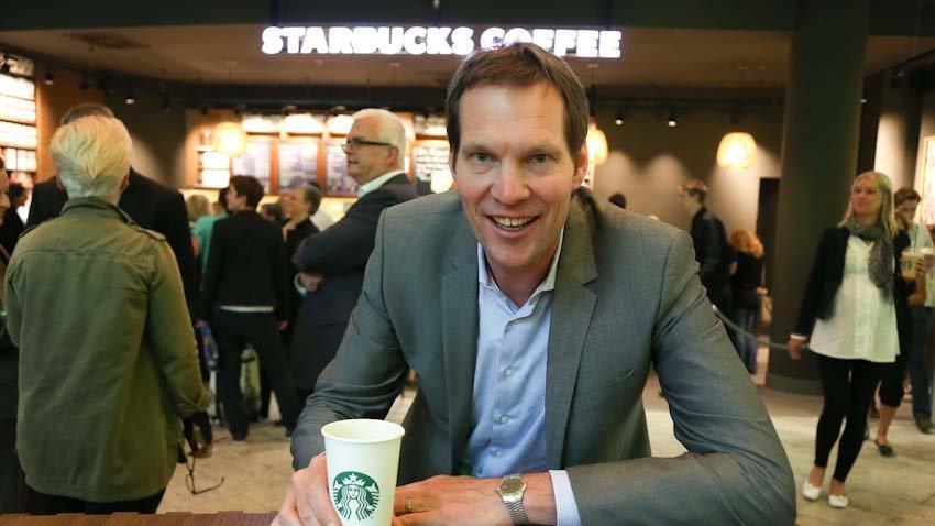Starbucks eröffnet im Europark, II