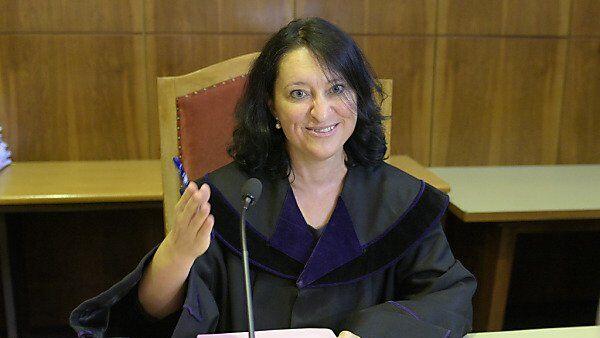 Richterin Juschitz will Licht ins Dunkel bringen