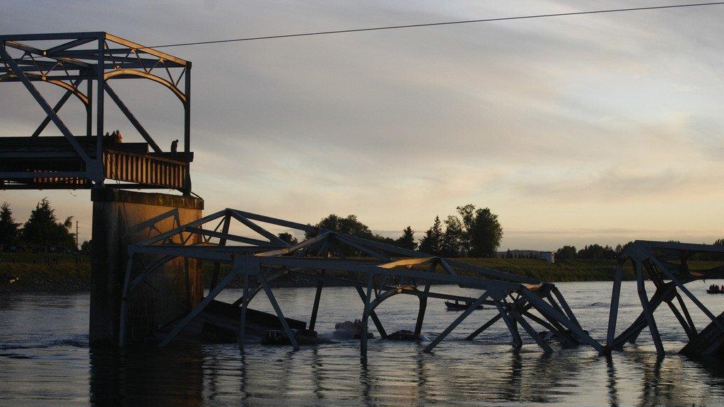 Autobahnbrücke eingestürzt