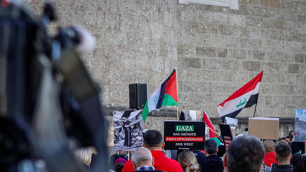 Demo in Salzburg f\u00fcr Bewohner von Gaza