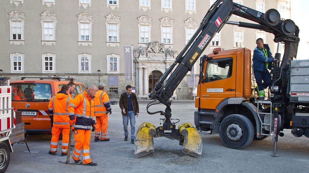 Salzburger Christkindlmarkt wird aufgebaut