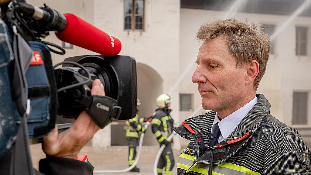 Feuerwehr-Übung auf der Festung, II