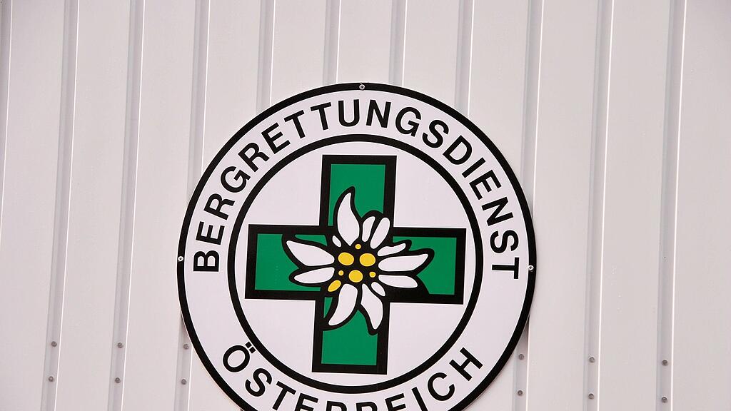 Die Bergretter konnten die Wintersportler orten. (Symbolbild)