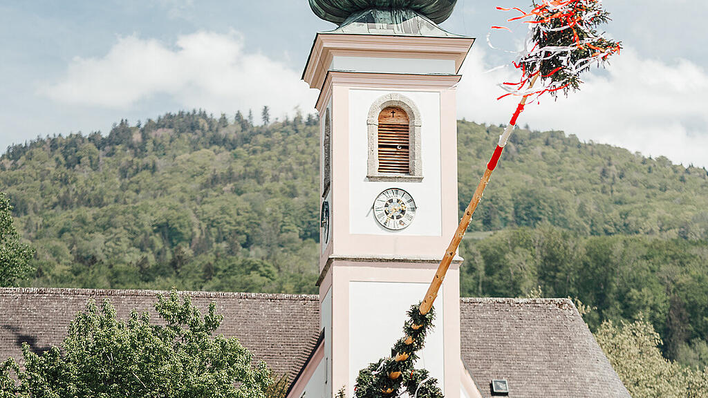 Maibaumaufstellen Aigen 2024