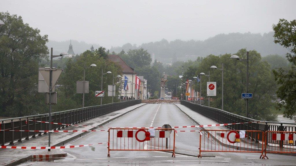 Hochwasser in Braunau: Innbrücke gesperrt
