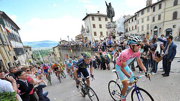 Nibali darf Rosa Trikot am Ruhetag tragen
