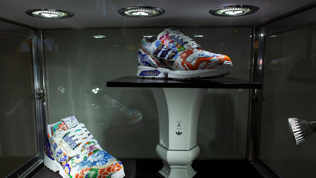 Porzellan-Sneaker von Adidas