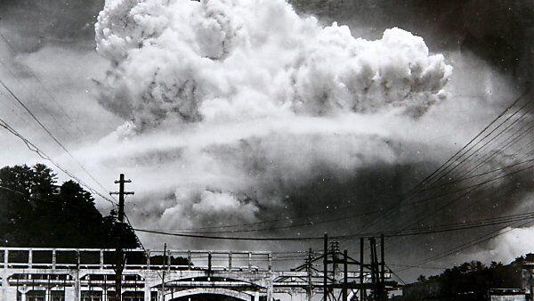 Erster Atombombenabwurf über Hiroshima