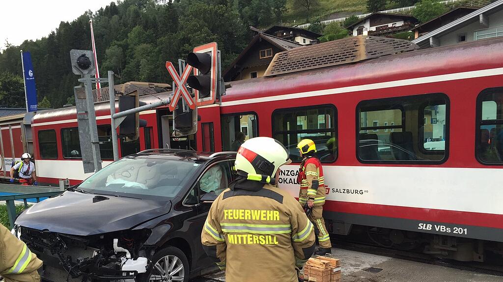 Der Unfall in Mittersill forderte sieben Verletzte.