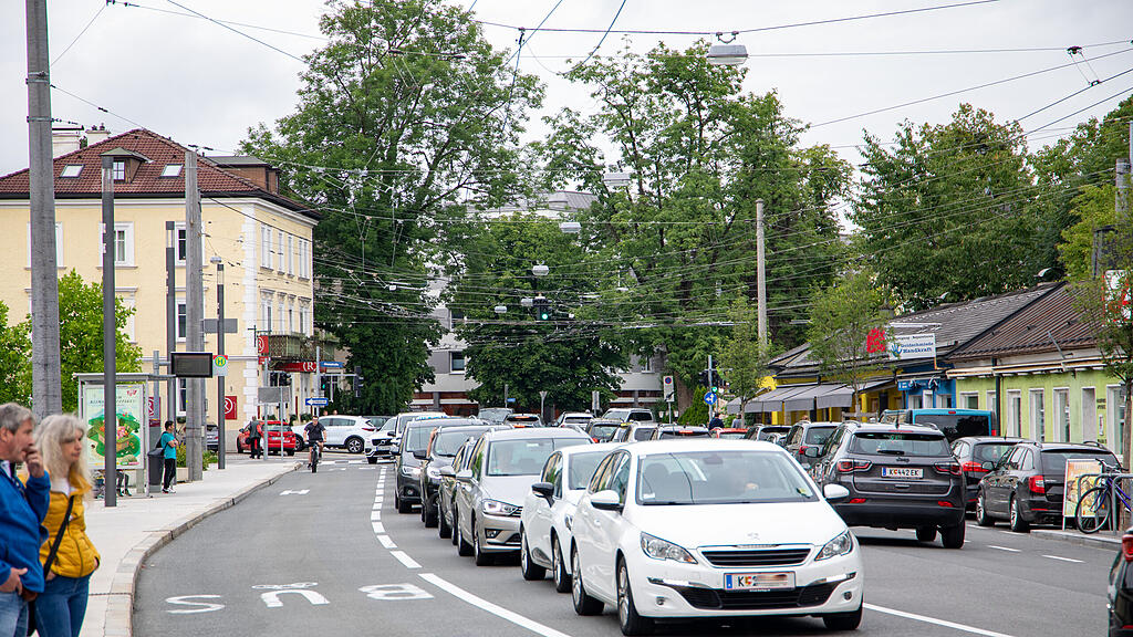 Touristen in Salzburger Altstadt