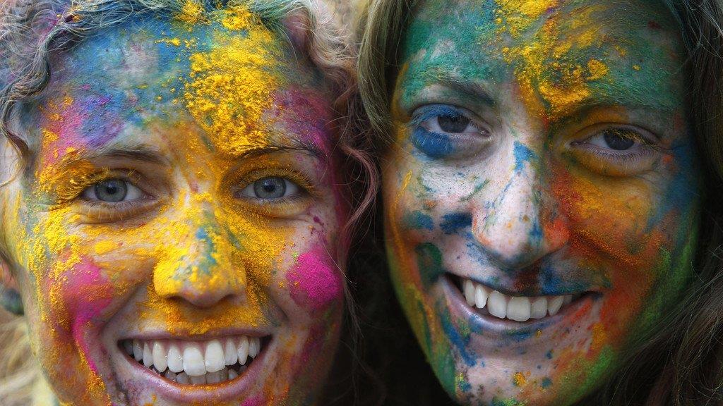 So bunt ist das Holi Festival