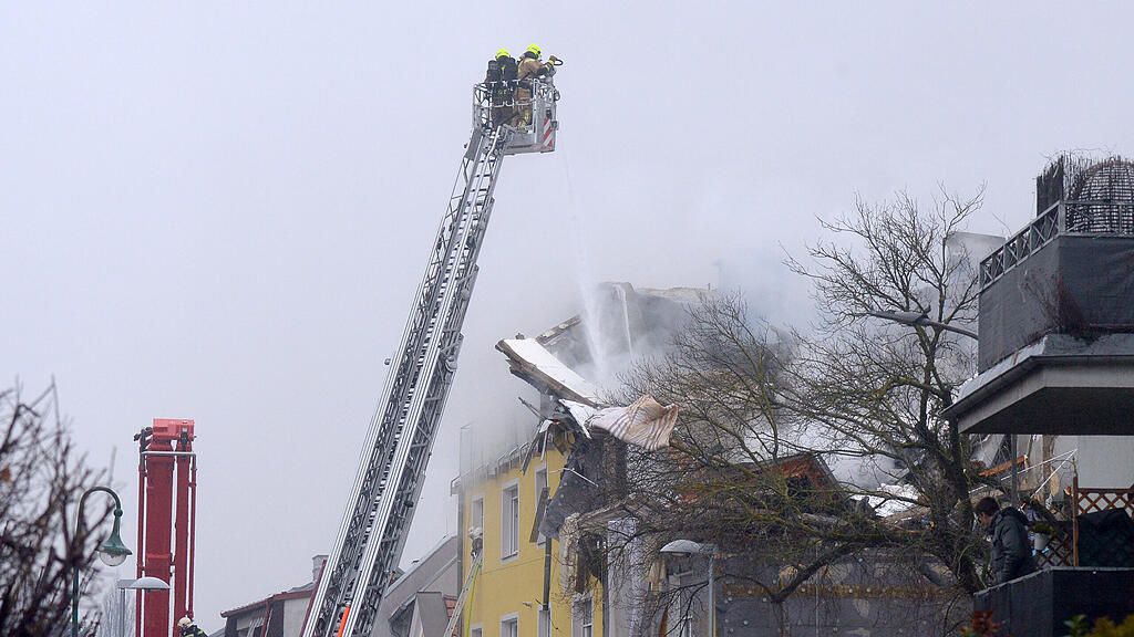 NIEDERÖSTERREICH EXPLOSION IN MEHRPARTEIENHAUS IN LANGENZERSDORF =(6).jpg