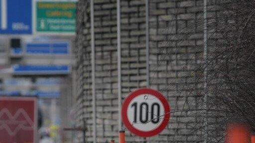 "Tempo 80"-Schilder