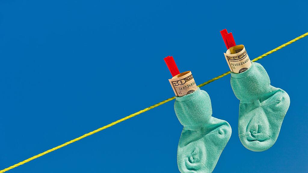 Zum ersten Mal in Österreich hat eine 60-Jährige Zwillinge zur Welt gebracht.