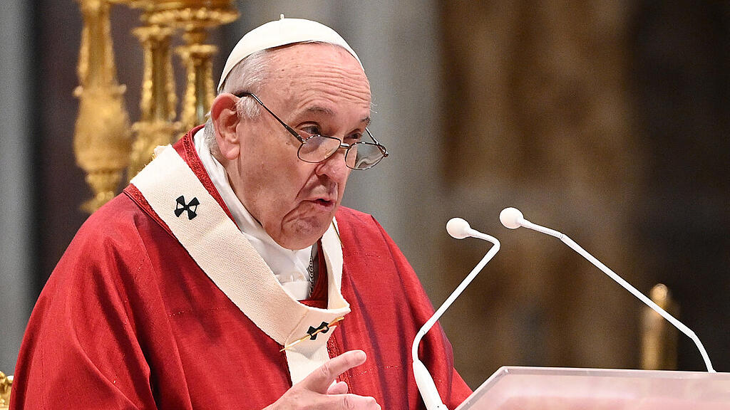 Der Papst feierte die Messe am Hauptaltar des Petersdoms