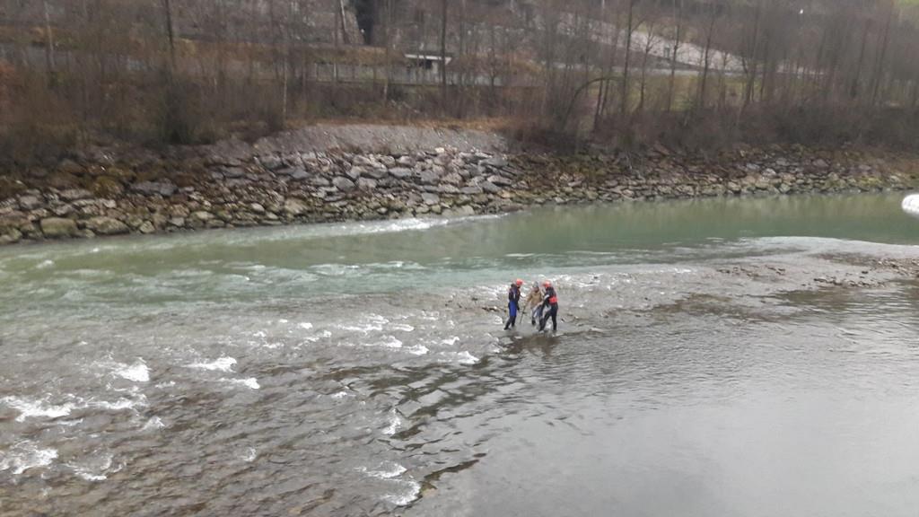 Fischer aus Salzach gerettet