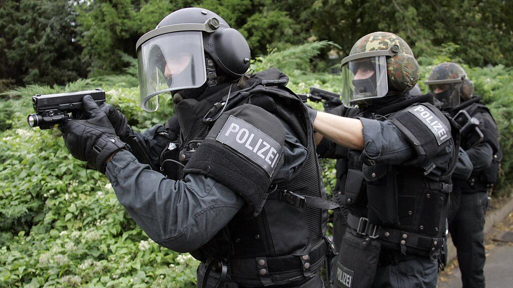 Spezialkräfte der Polizei hätten den Einsatz begleitet (Symbolbild).