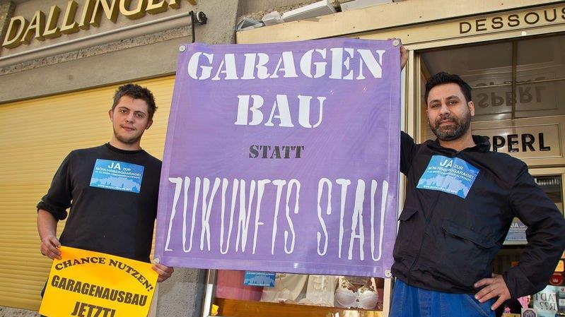 Demos vor dem Rathaus I