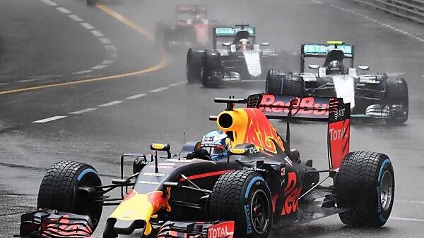 Ricciardo verspielte den Sieg, Hamilton profitierte