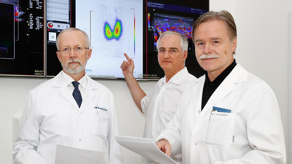 Die Primare Primare Josef Hutter (Nuklearmedizin, l.), Anton Hittmair (Pathologie, M.) und Franz Messenbäck (Chirurgie).