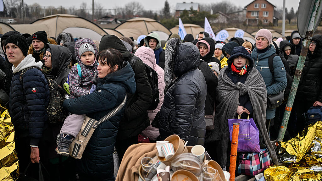 Ukraine-Krieg, Tag 12: Flüchtlinge kommen in Polen an