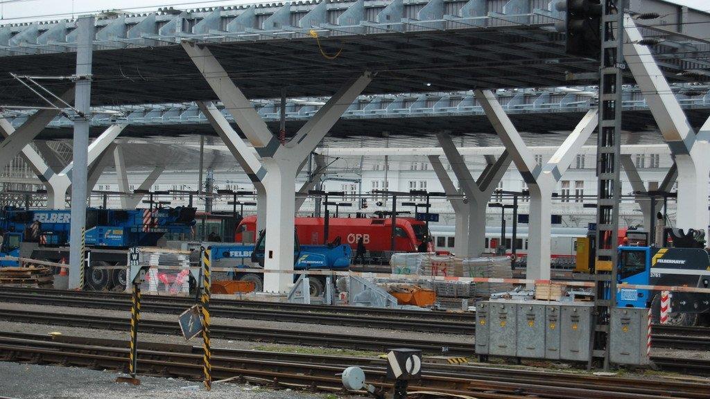 Fußgängerbrücke abgetragen