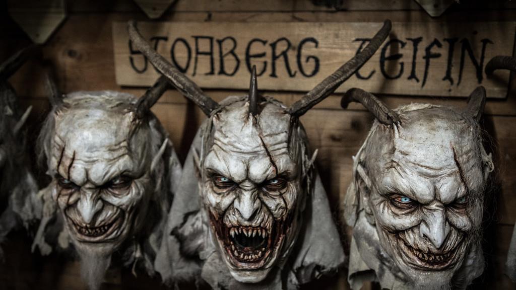 Maskenausstellung in der Alten Saline