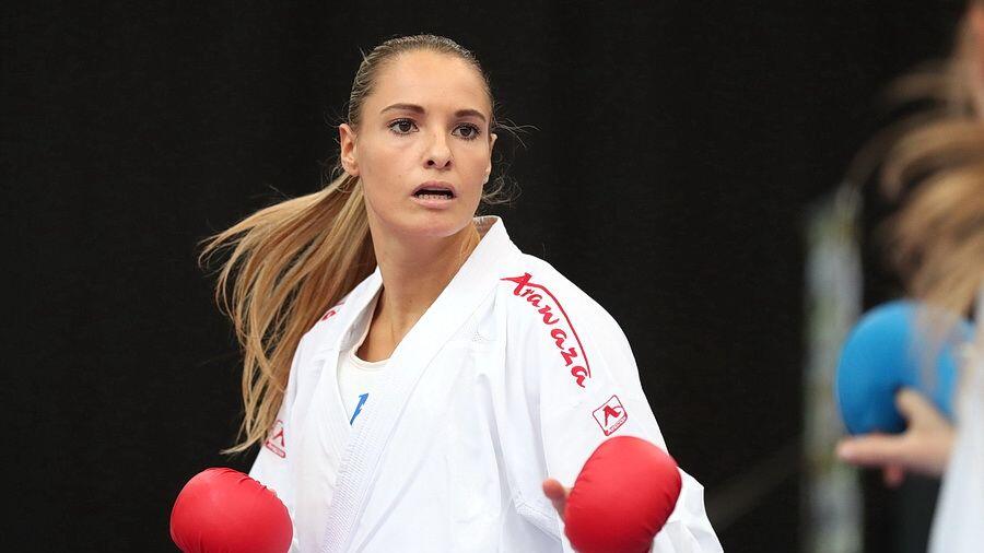 Alisa Buchinger hat sich am Knie verletzt.