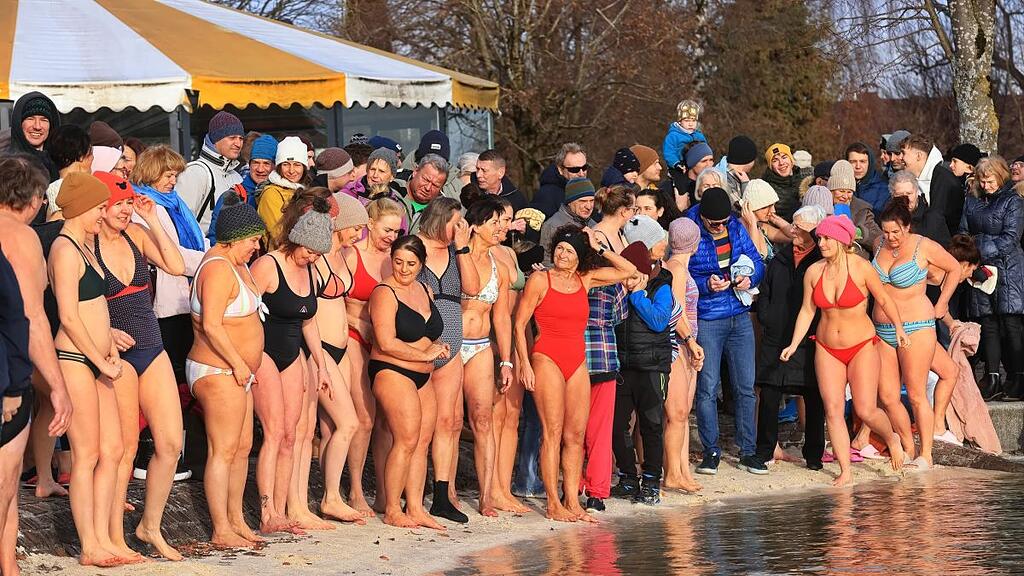 Silvesterschwimmen im Obertrumer See