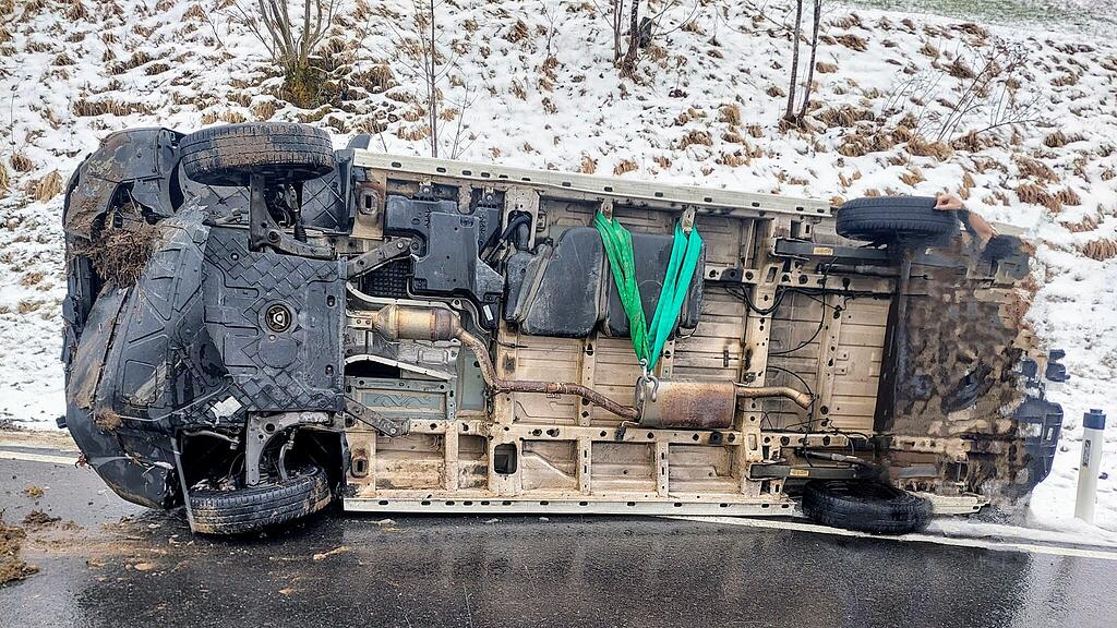 umgestürzter transporter krispl