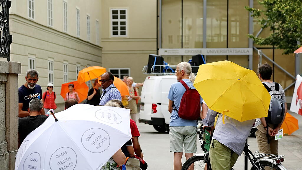 Umbrella March 2022 Salzburg