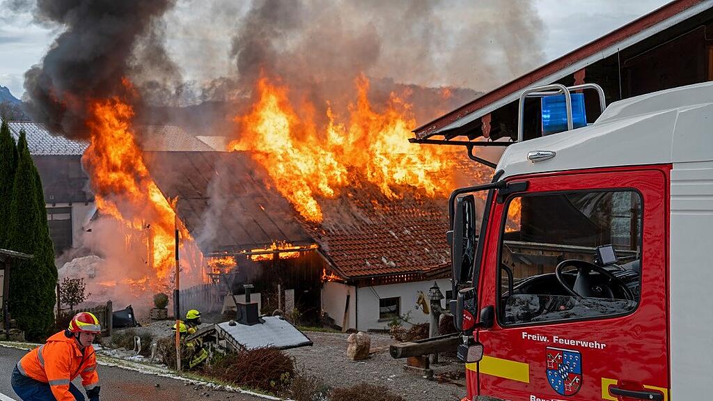 Stall in Berchtesgaden in Flammen