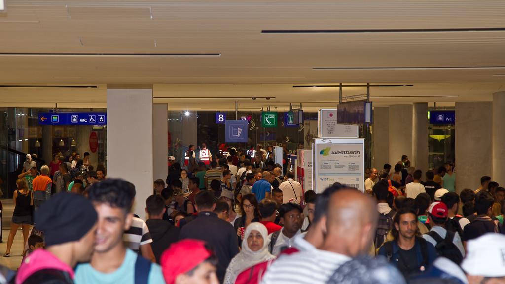 Flüchtlinge am Salzburger Hauptbahnhof