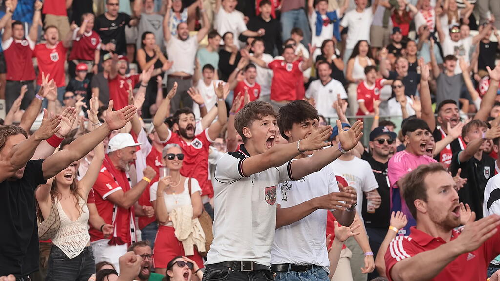 Public Viewing in Salzburg: Österreich vs. Polen
