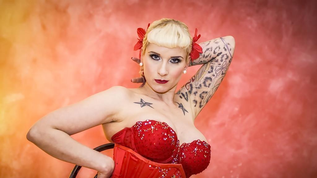 Burlesque Workshop mit TRONICAT LA MIEZ