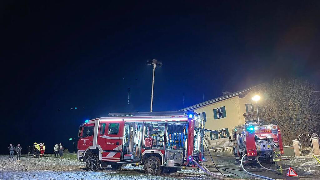 Auto und Garage in Mattsee in Brand