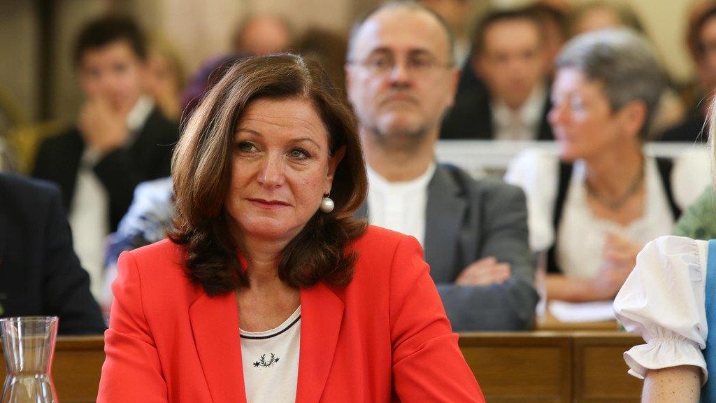 Neue Landesregierung angelobt, II