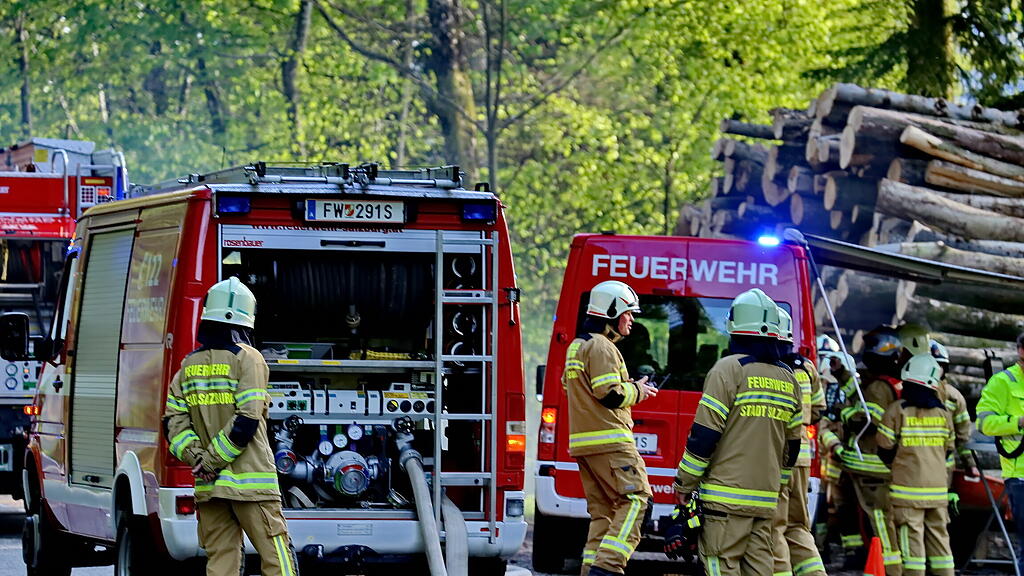 Feuerwehr\u00fcbung in Guggenthal II