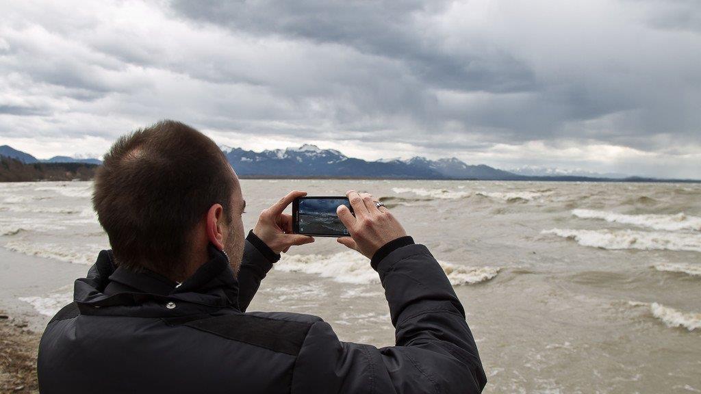 Niklas fegt über Chiemsee
