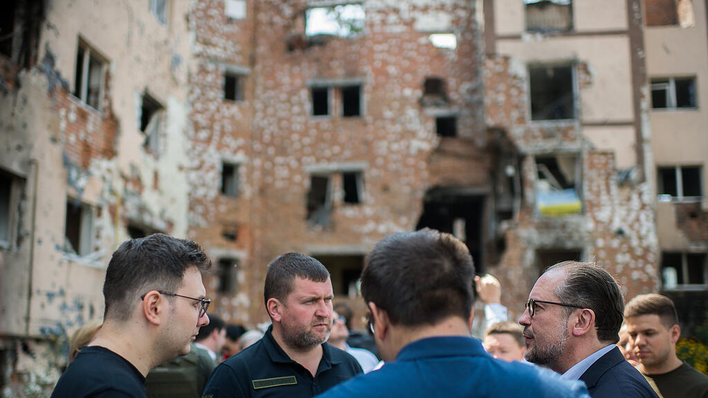 SCHALLENBERG BESUCHT  IRPIN BEI KIEW