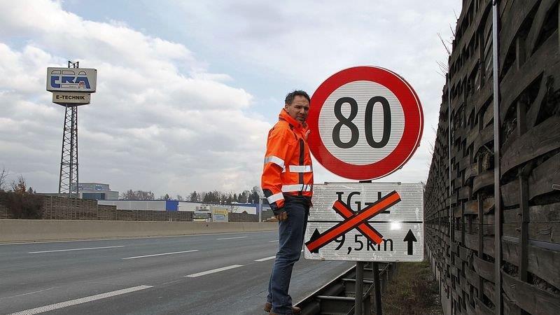 "Tempo 80"-Schilder II