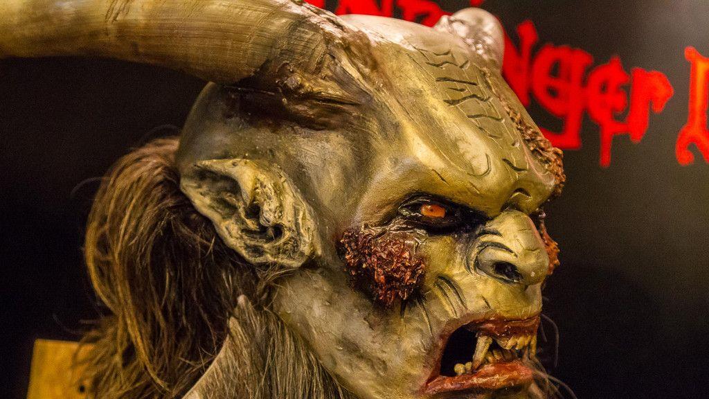Maskenausstellung der Maxglaner Teufel