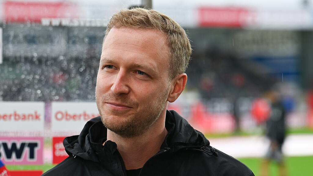 FUSSBALL: ADMIRAL BUNDESLIGA/ 1. RUNDE: SV OBERBANK RIED - RED BULL SALZBURG