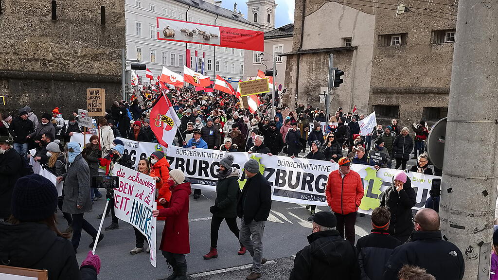 Corona-Demo in der Stadt Salzburg