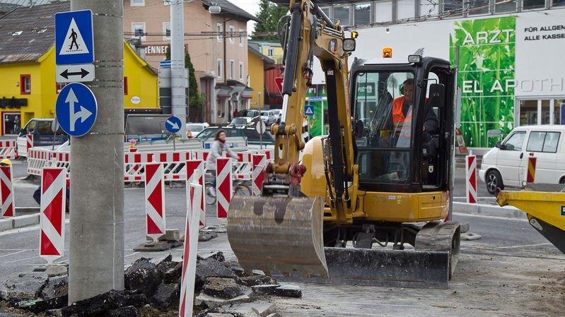 Kreisverkehr am Hans-Schmid-Platz