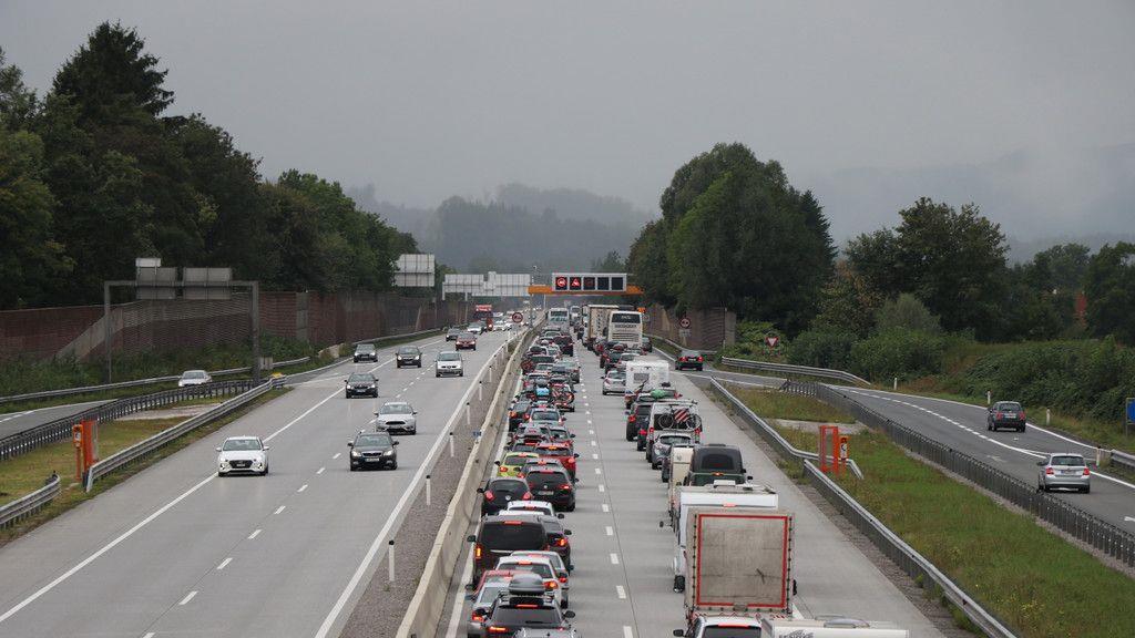 Stau auf der A10