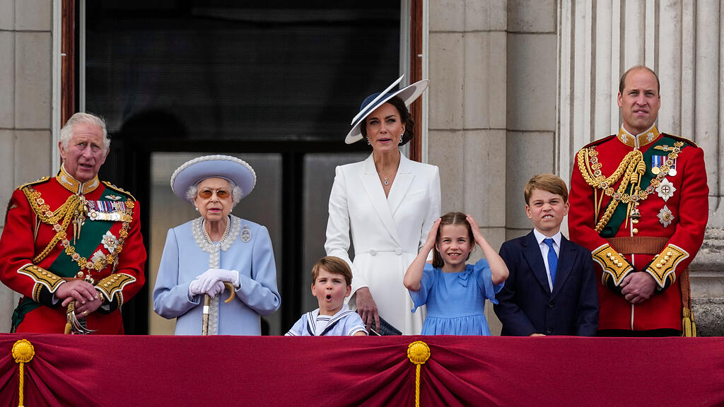 Queen feiert 70 Jahre Thronjubil\u00e4um
