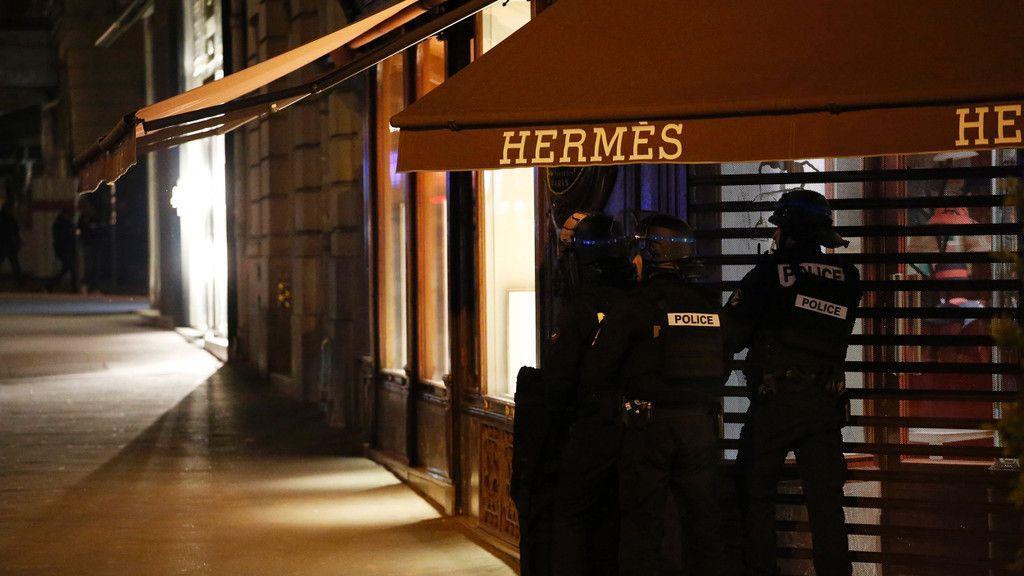 Vermeintlicher IS-Angriff in Paris: Polizist und Angreifer tot