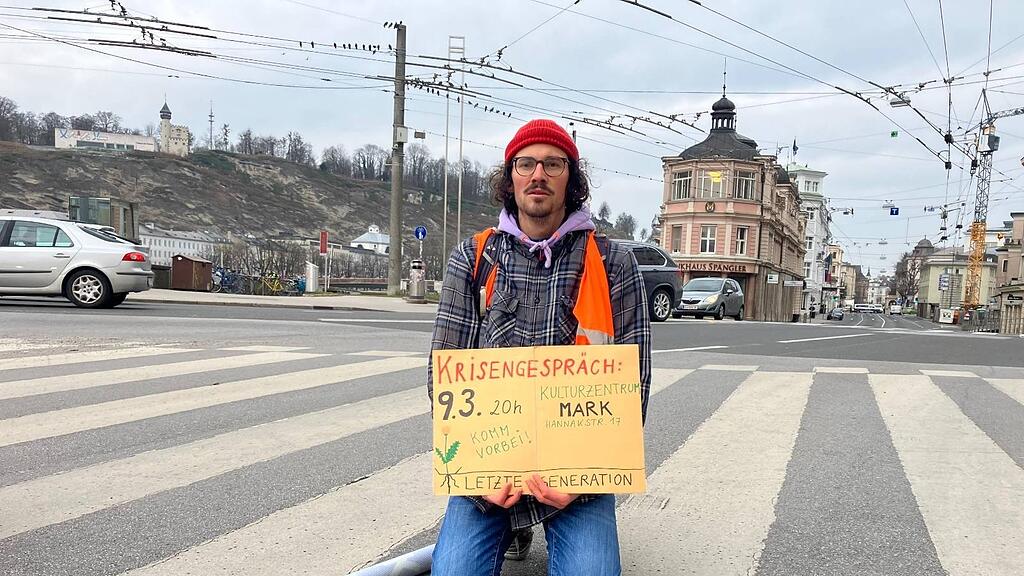 Letzte Generation: Klebe-Protest in Salzburg